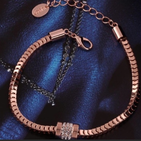 🌺New Rose Gold Bracelet 🎁 - Picture 2 of 3